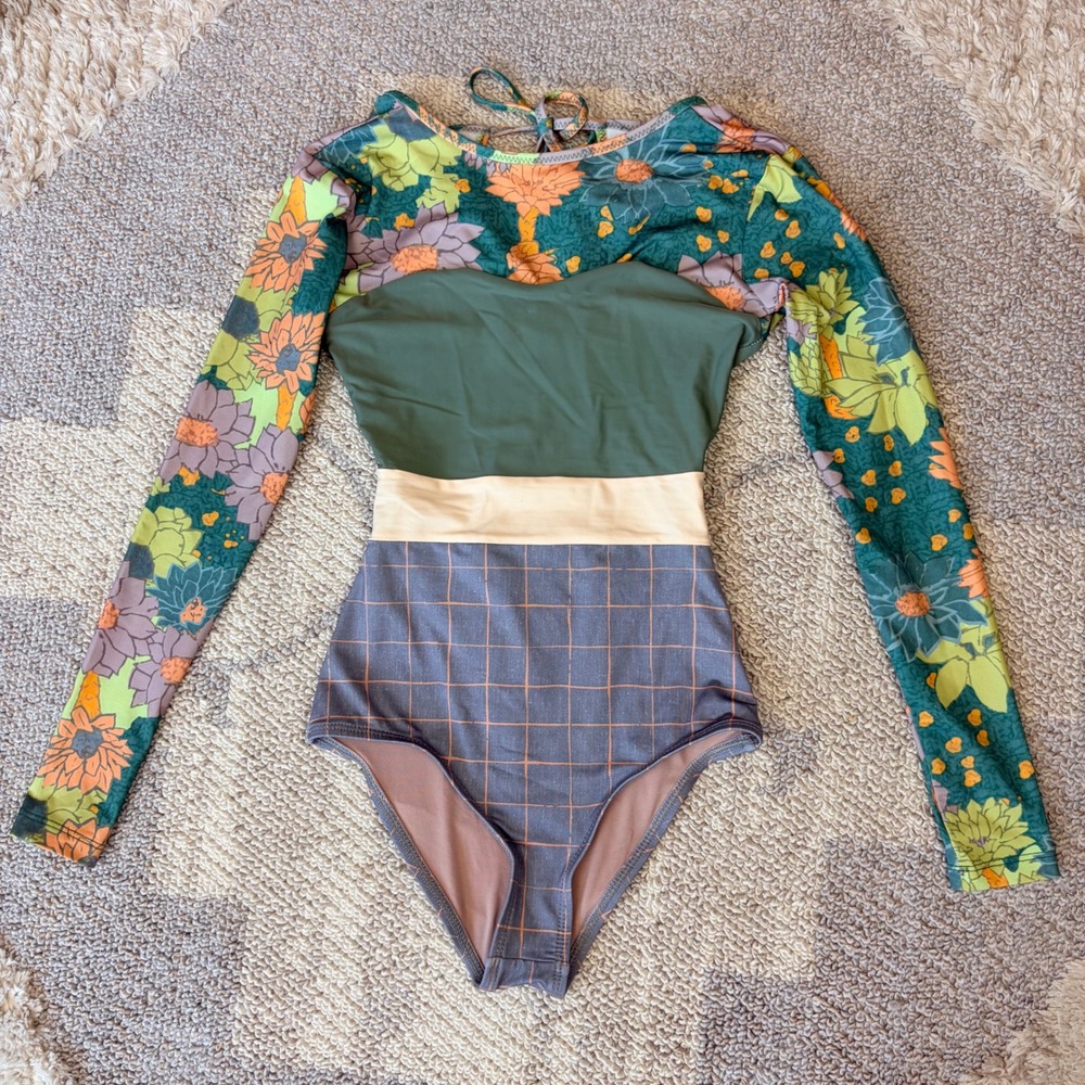 Seea Long Sleeve One Piece Swimsuit XS Floral Grid Mixed Media Surf Suit